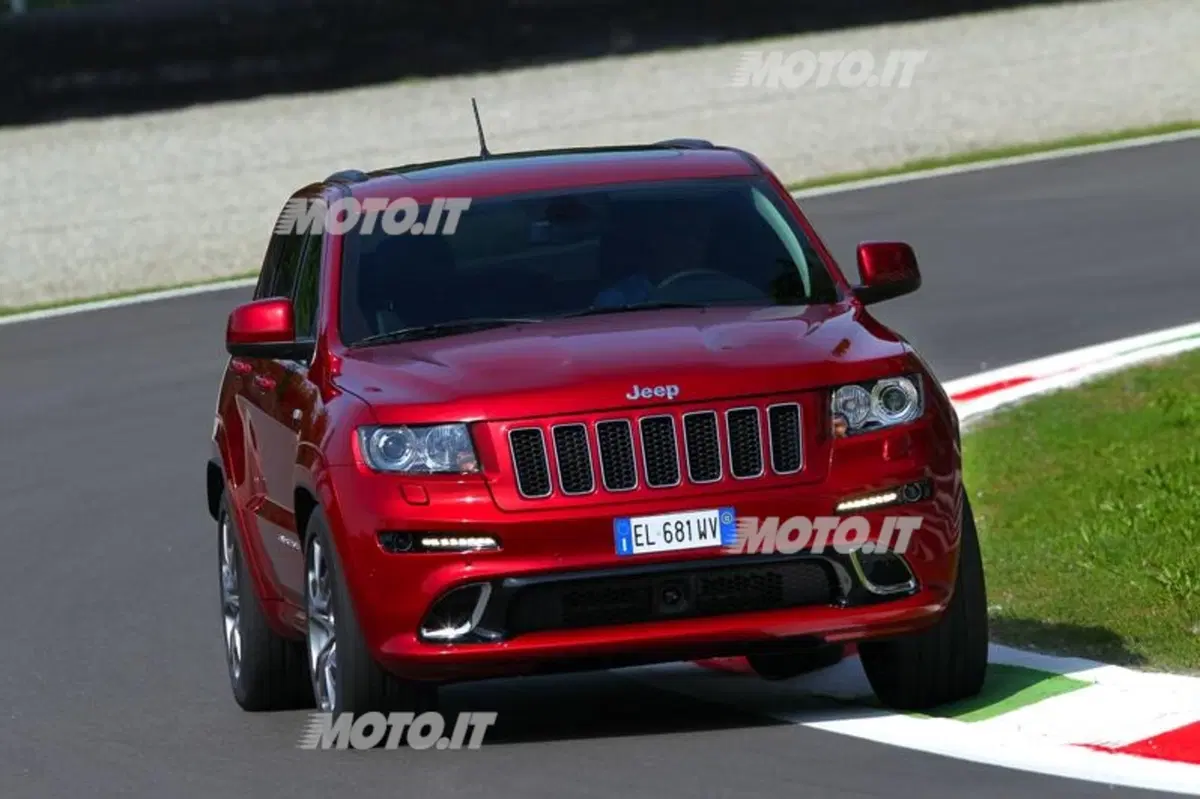 Jeep Grand Cherokee SRT (28)