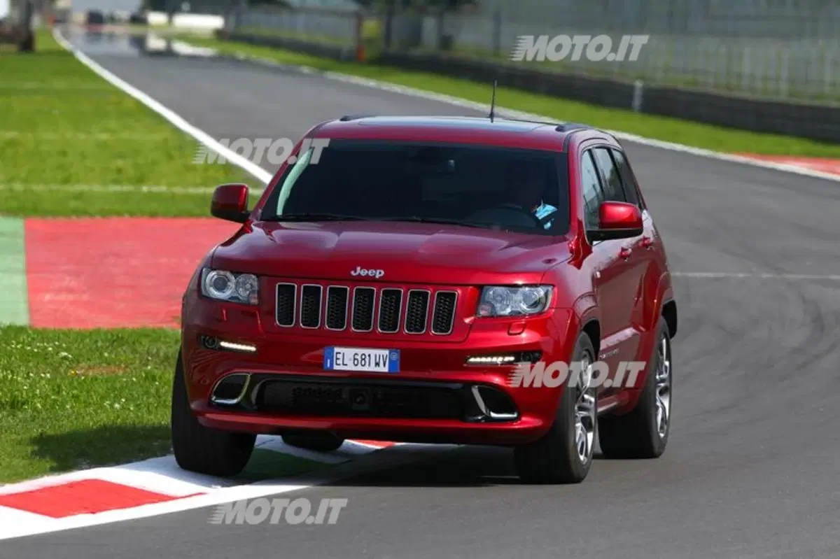 Jeep Grand Cherokee SRT (29)