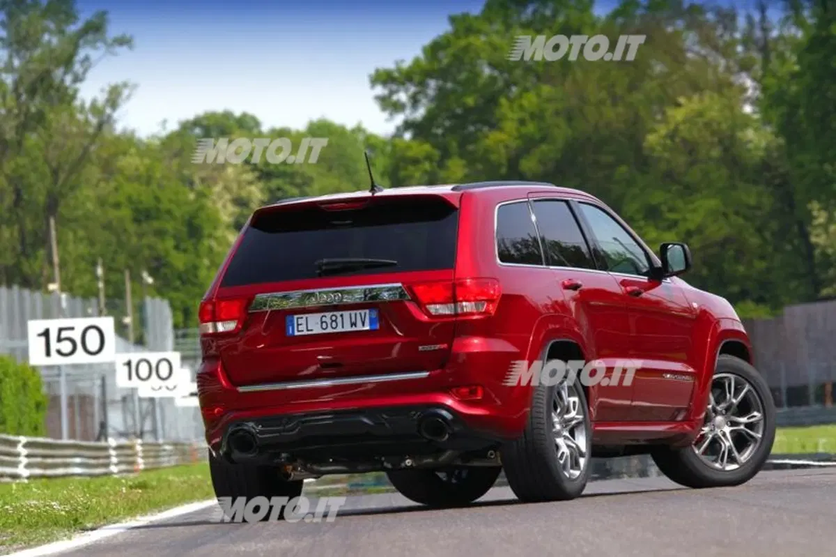 Jeep Grand Cherokee SRT (30)