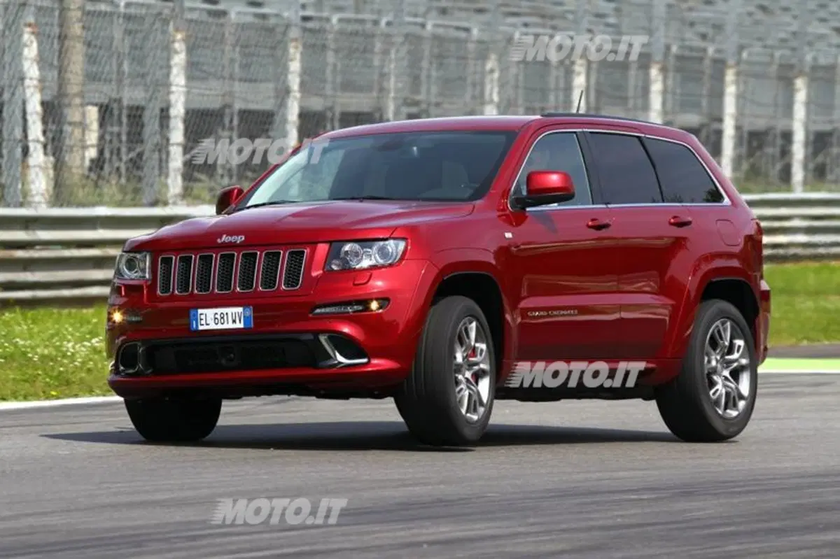 Jeep Grand Cherokee SRT (32)