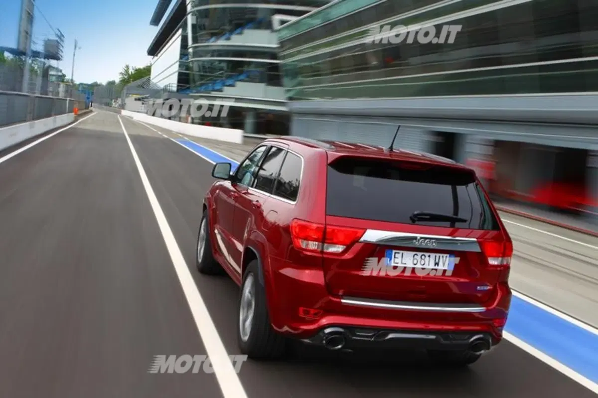 Jeep Grand Cherokee SRT (37)