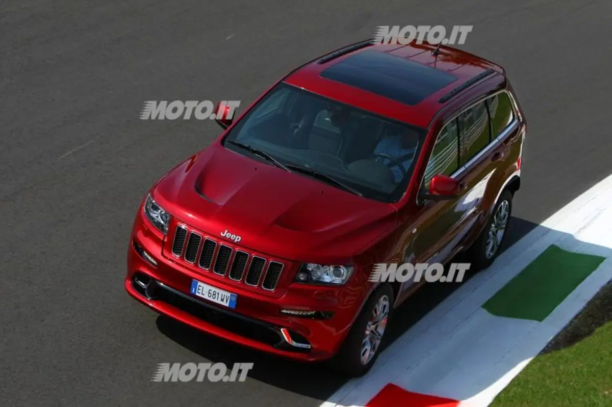 Jeep Grand Cherokee SRT (46)