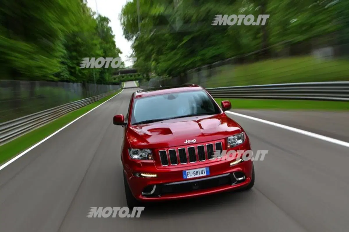 Jeep Grand Cherokee SRT (47)