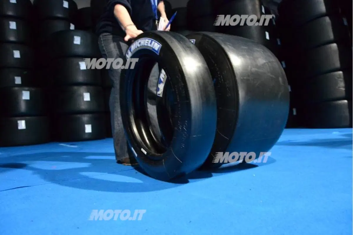 Nissan Deltawing: una sfida anche per Michelin (10)