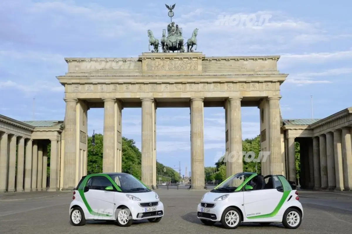 smart fortwo electric drive: nuove foto e informazioni ufficiali (8)