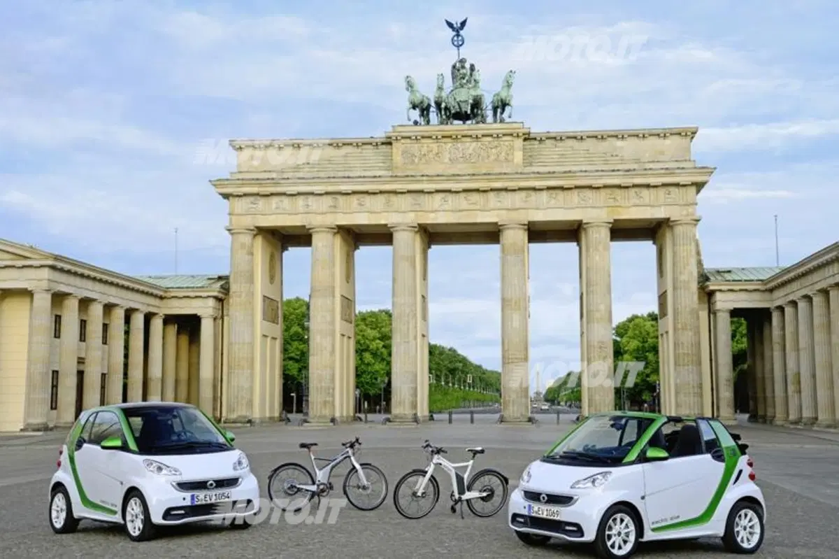 smart fortwo electric drive: nuove foto e informazioni ufficiali (12)
