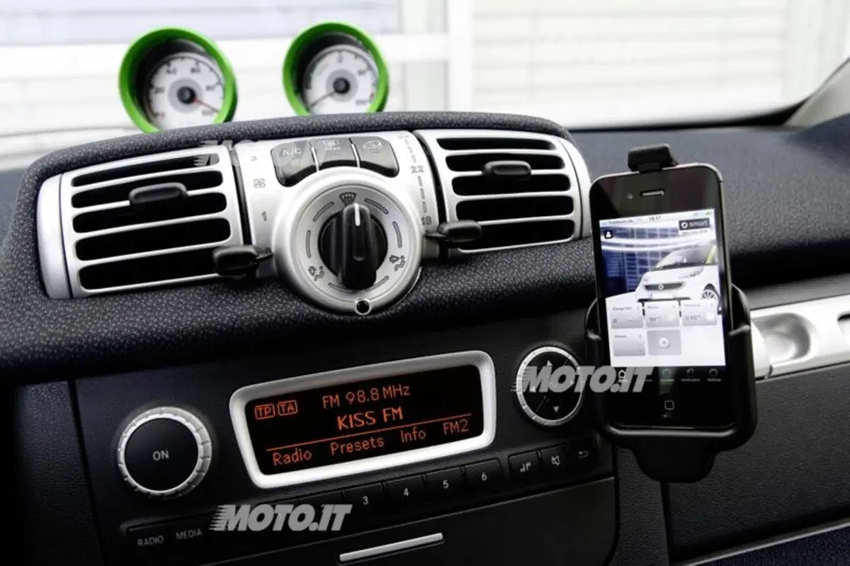 smart fortwo electric drive: nuove foto e informazioni ufficiali (19)