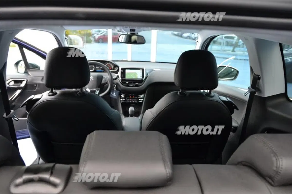 Peugeot 208: ora anche per i neopatentati (14)