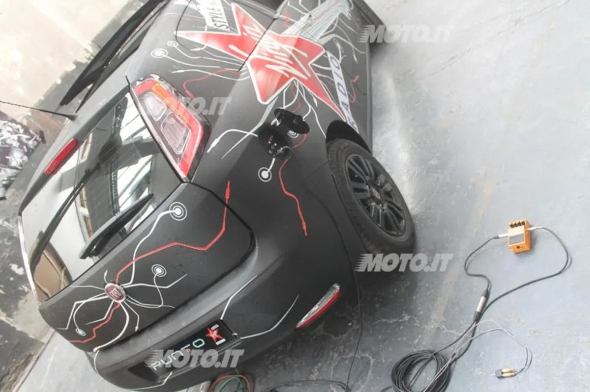 Fiat Punto Virgin Radio (3)
