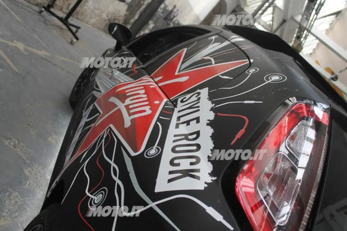 Fiat Punto Virgin Radio (4)
