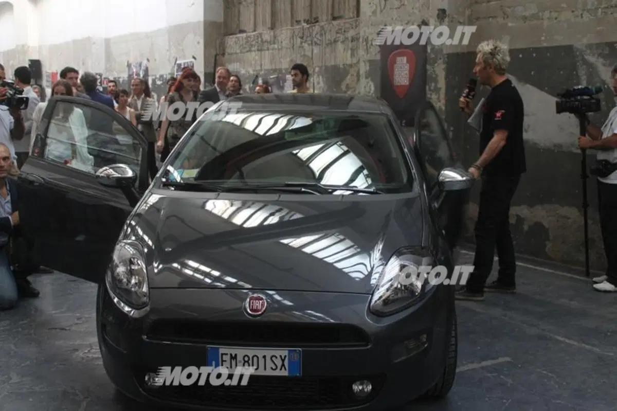 Fiat Punto Virgin Radio (10)