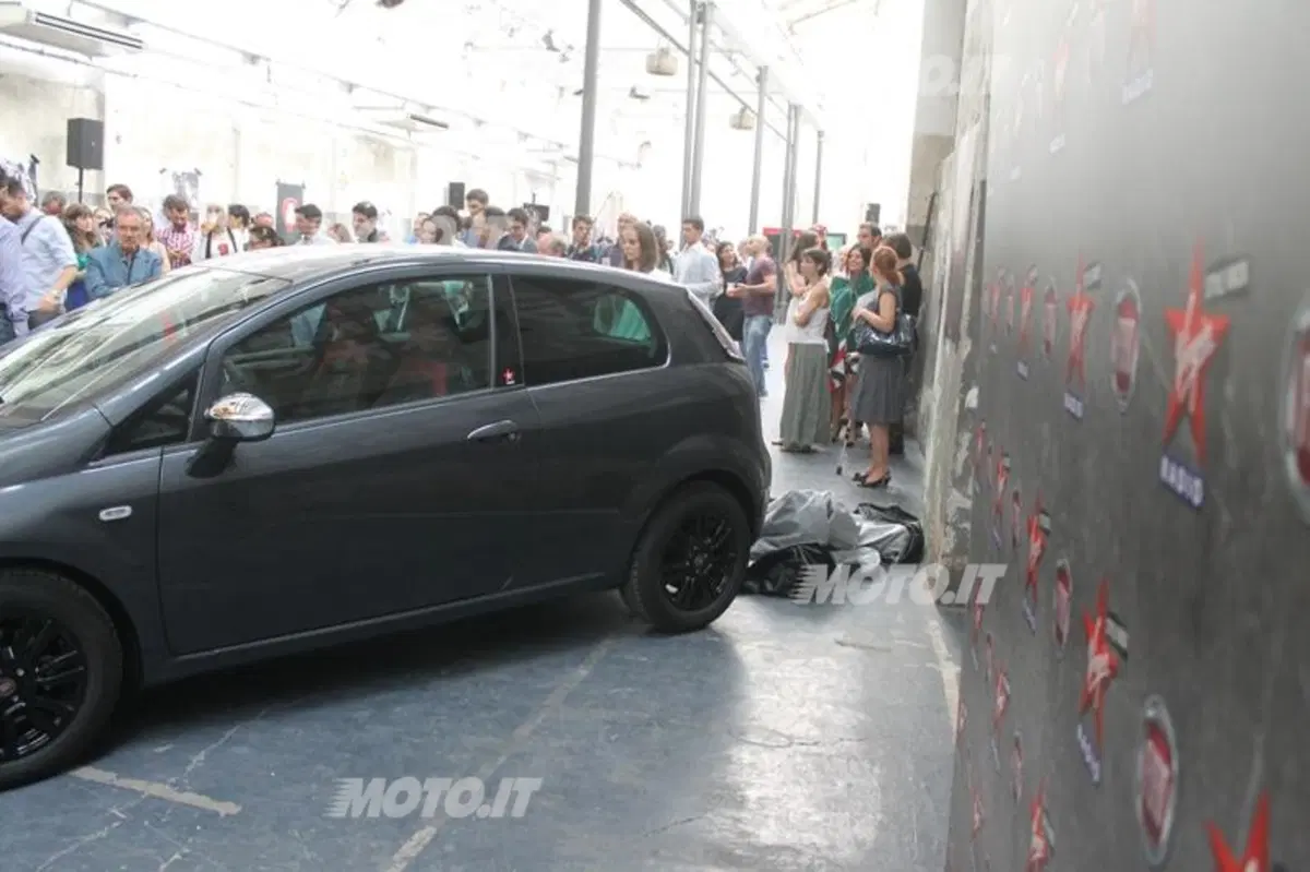 Fiat Punto Virgin Radio (12)