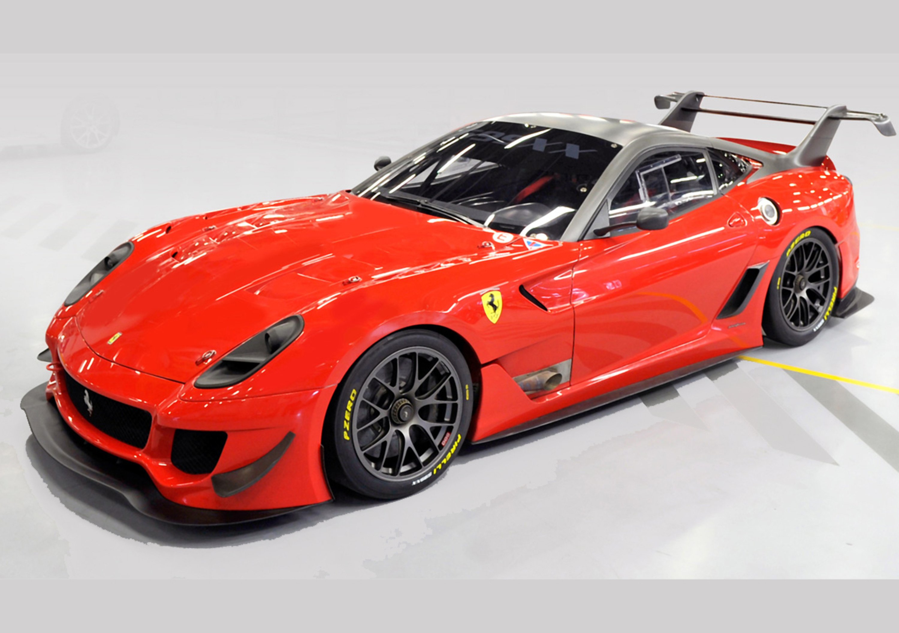 Ferrari: raccolti oltre 1,8 milioni di euro con l&#039;asta per i terremotati