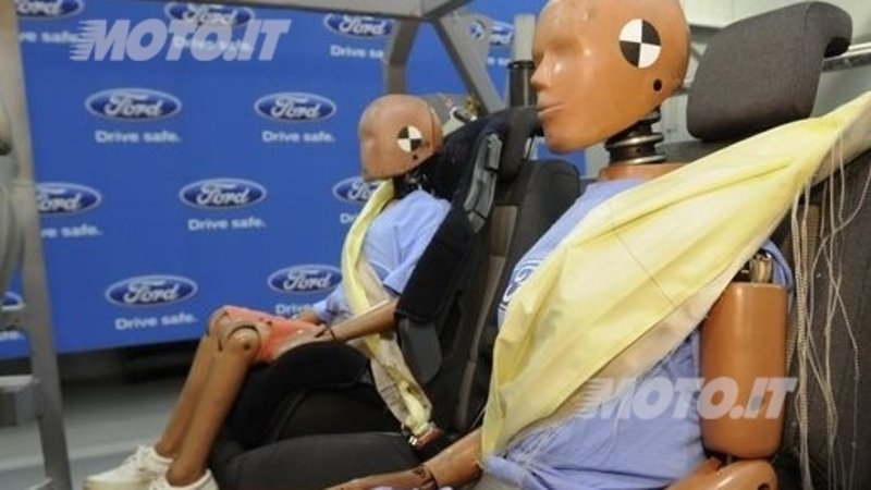Ford: la Mondeo 2013 avr&agrave; airbag sulle cinture di sicurezza