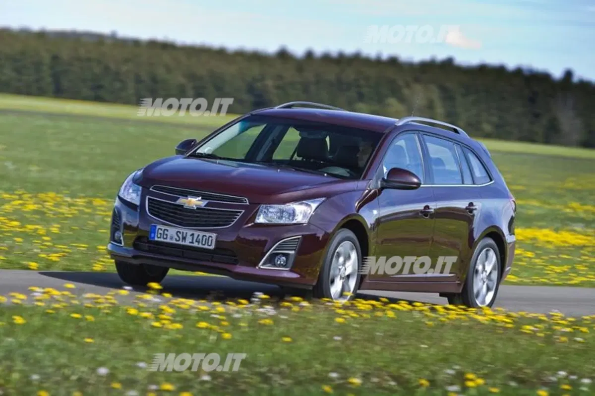 Chevrolet Cruze SW (4)