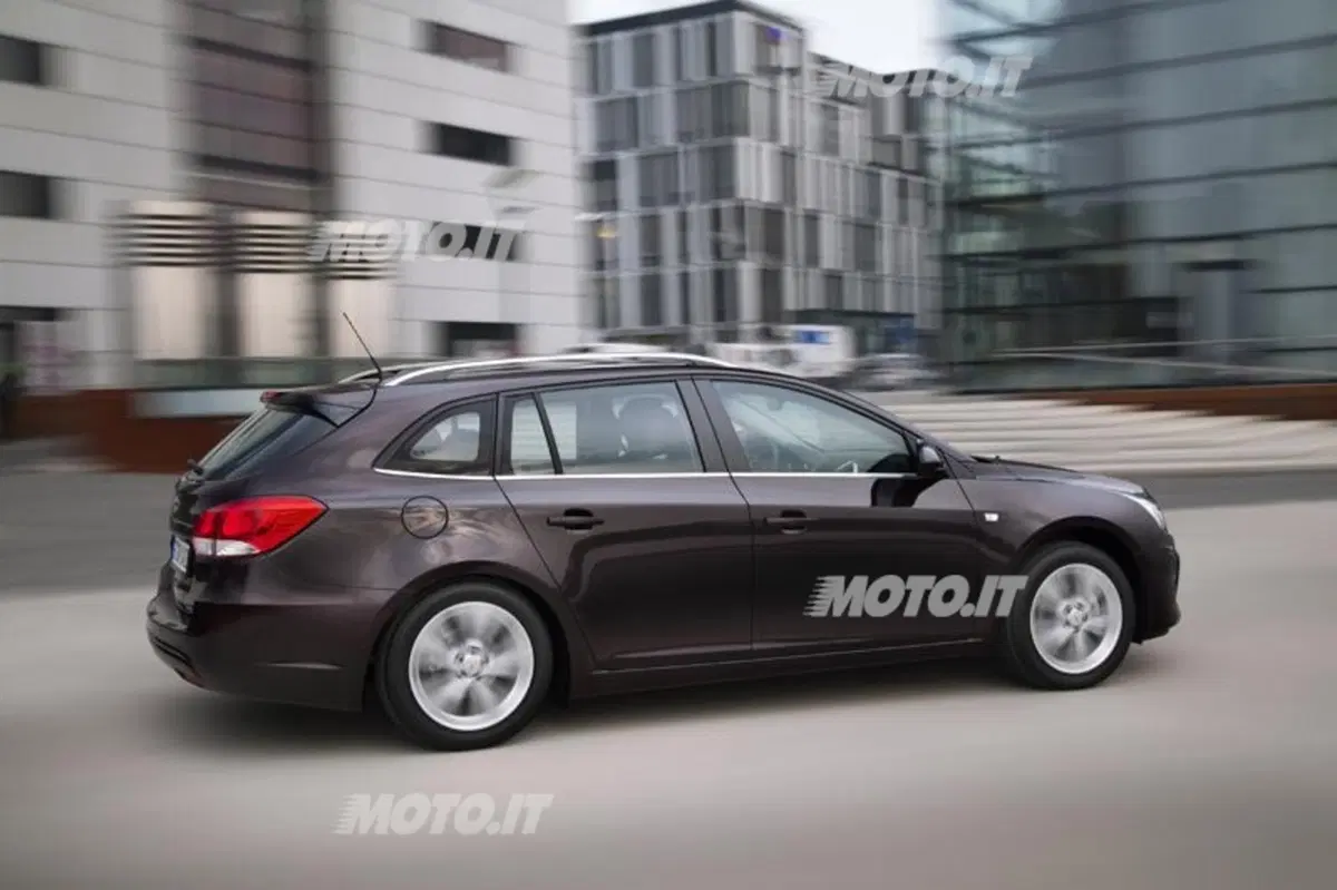 Chevrolet Cruze SW (9)