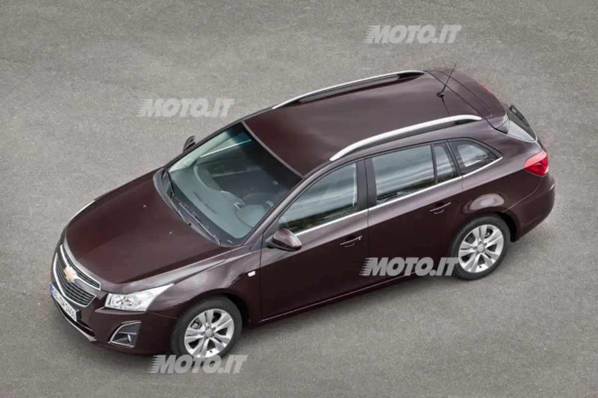 Chevrolet Cruze SW (12)