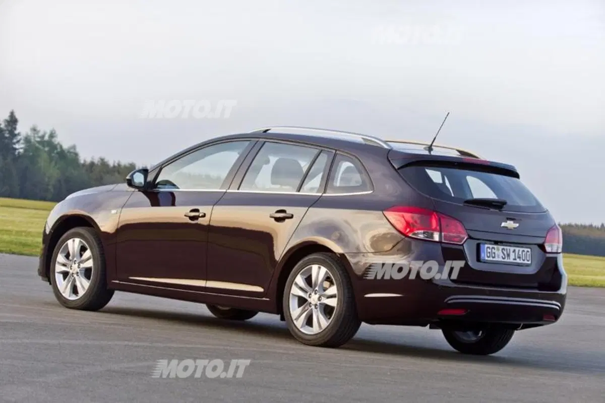 Chevrolet Cruze SW (15)