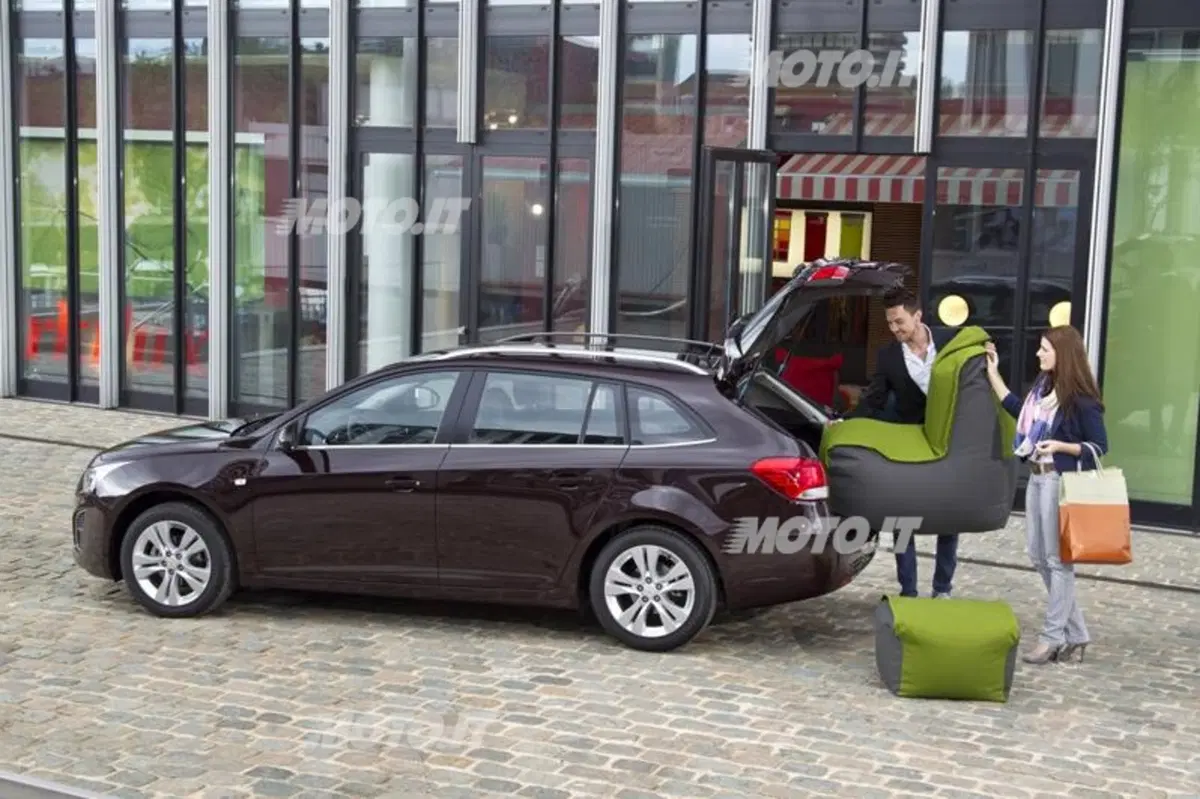 Chevrolet Cruze SW (16)