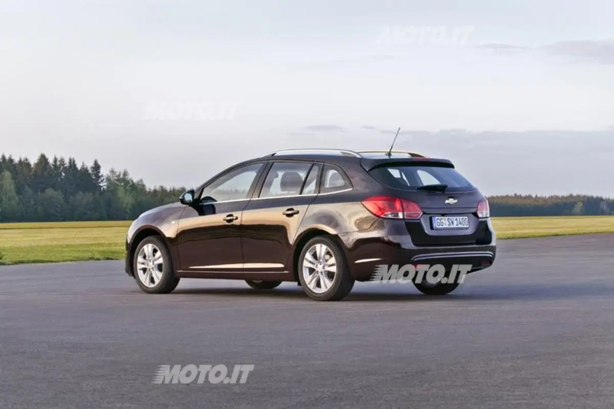 Chevrolet Cruze SW (17)