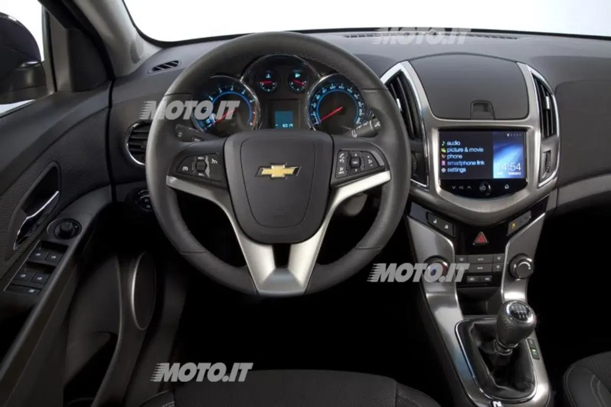 Chevrolet Cruze SW (19)