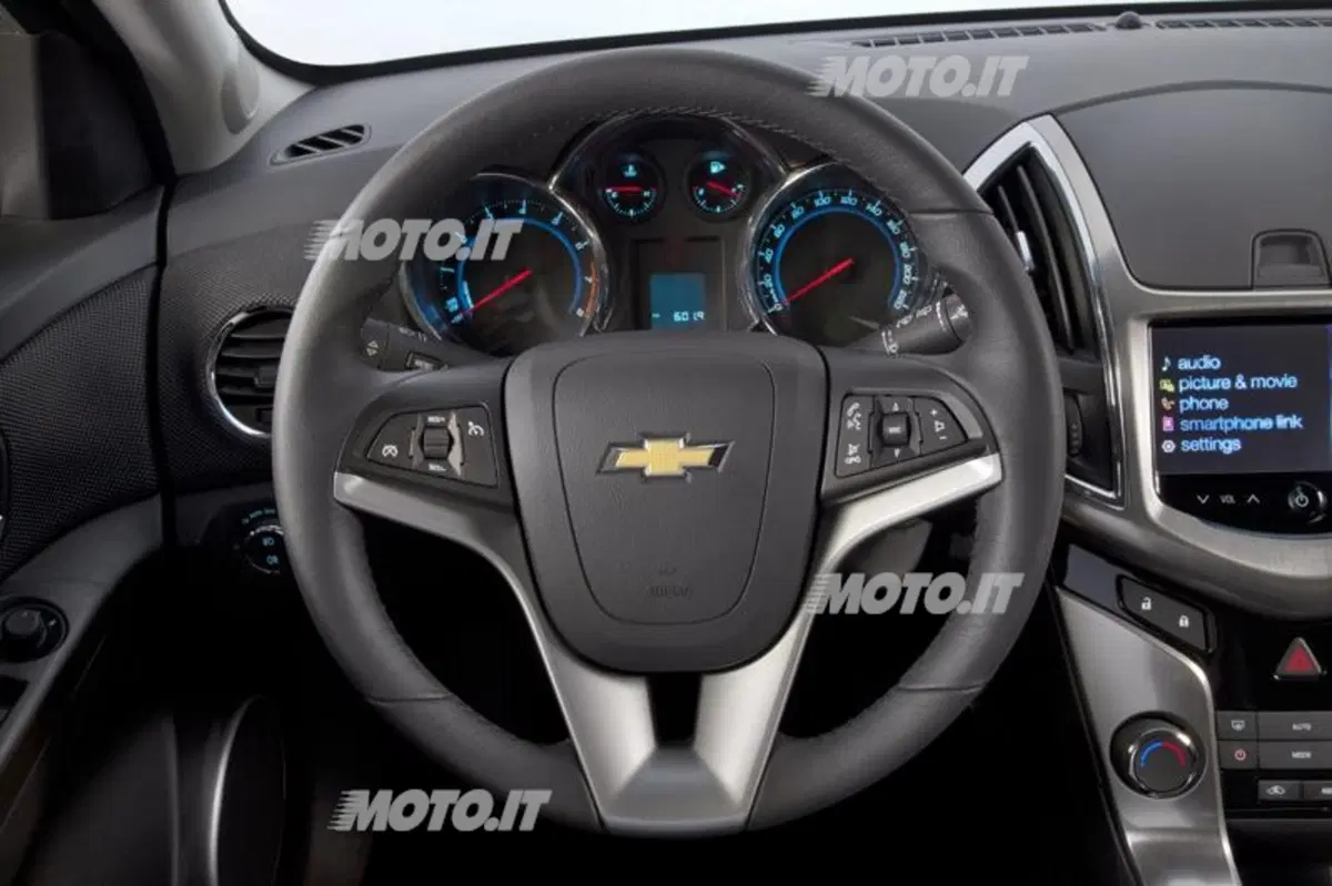 Chevrolet Cruze SW (20)
