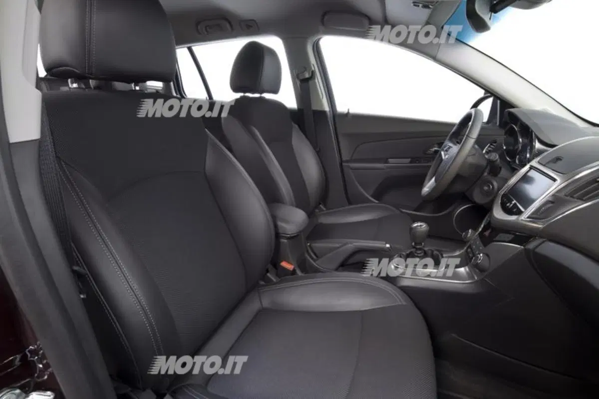 Chevrolet Cruze SW (30)