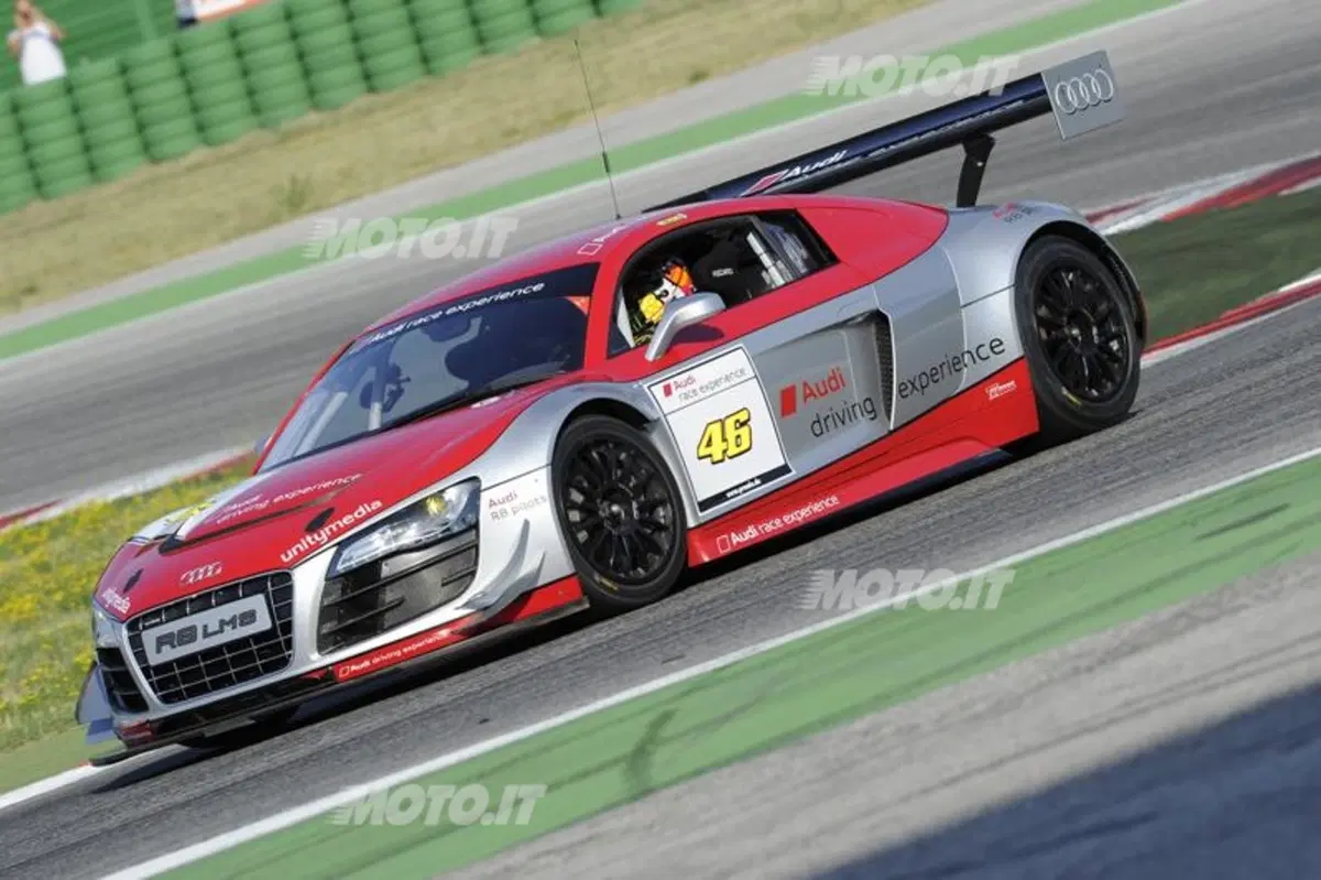 Valentino Rossi prova l'Audi R8 LMS