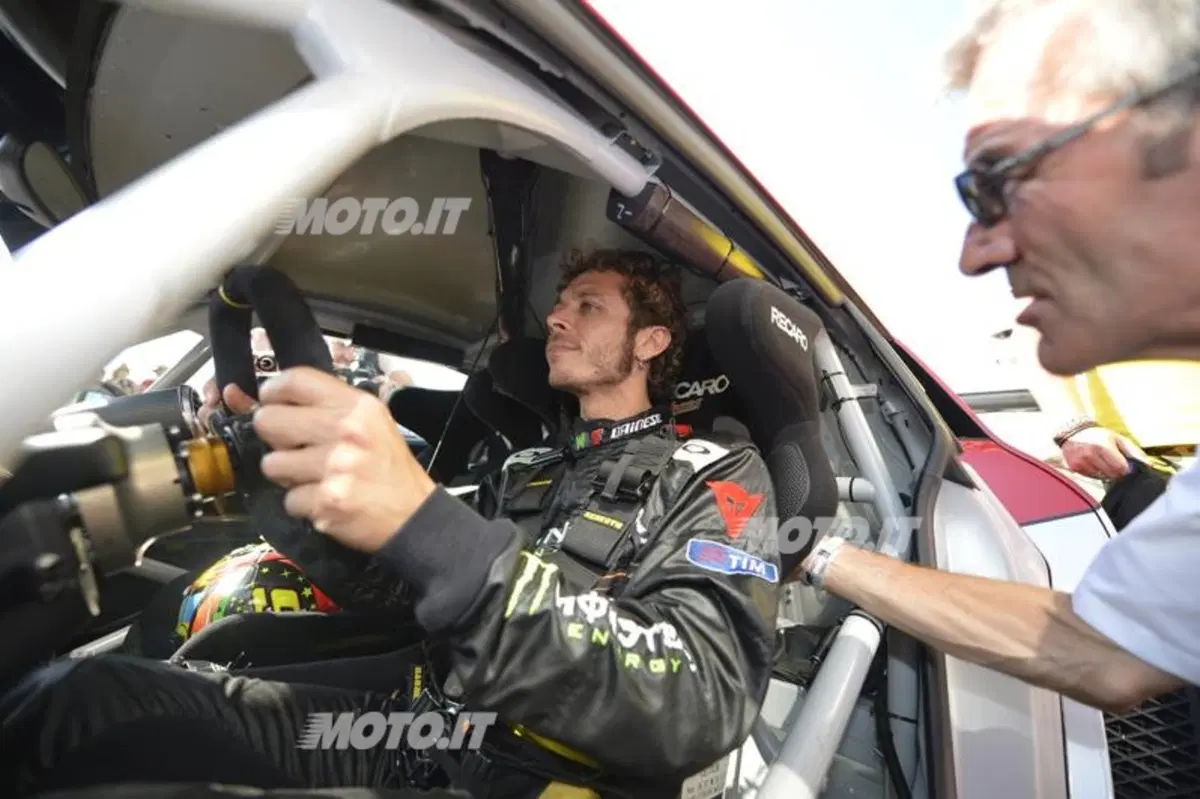 Valentino Rossi prova l'Audi R8 LMS (3)