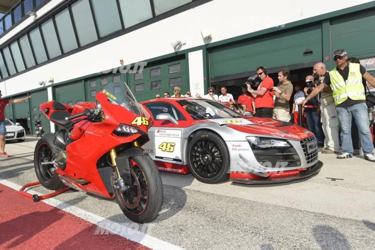 Valentino Rossi prova l'Audi R8 LMS (5)