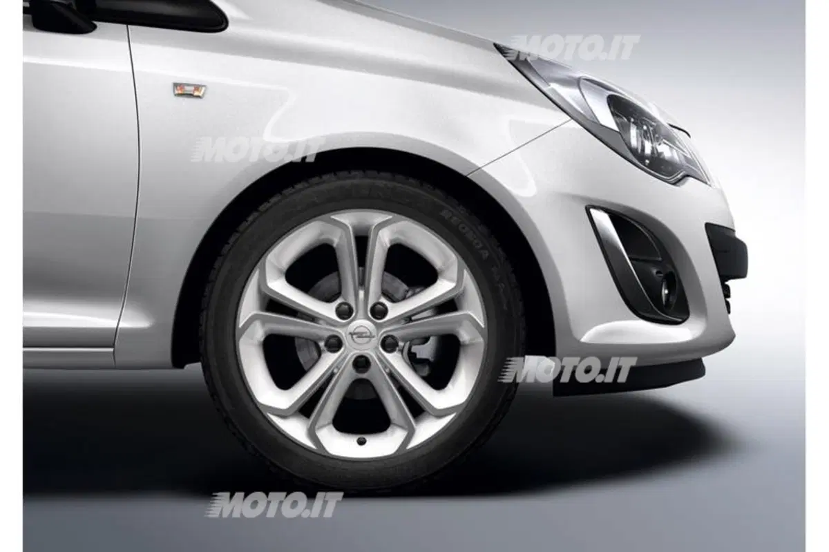 Opel Corsa 1.4 Turbo 120 CV (4)