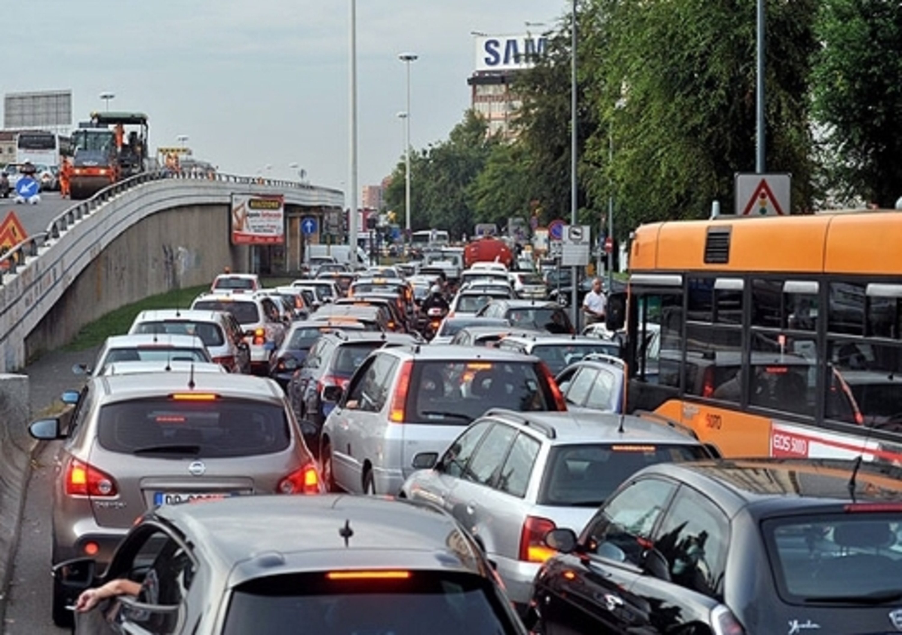 Traffico: &egrave; Milano la citt&agrave; pi&ugrave; congestionata d&#039;Europa