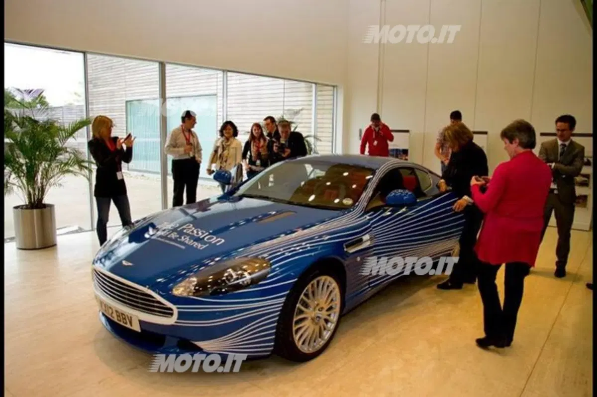 Aston Martin DB9 1M (2)
