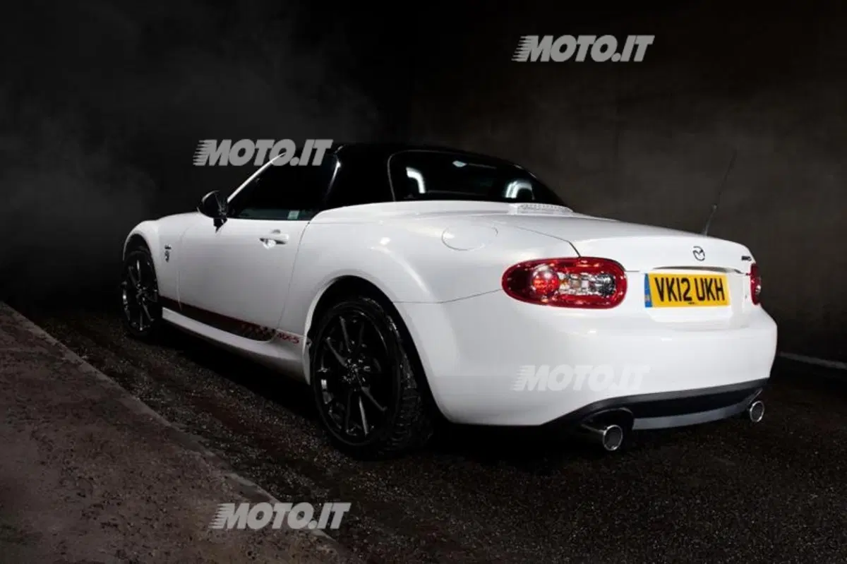 Mazda MX-5 Kuro: edizione limitata per UK (2)