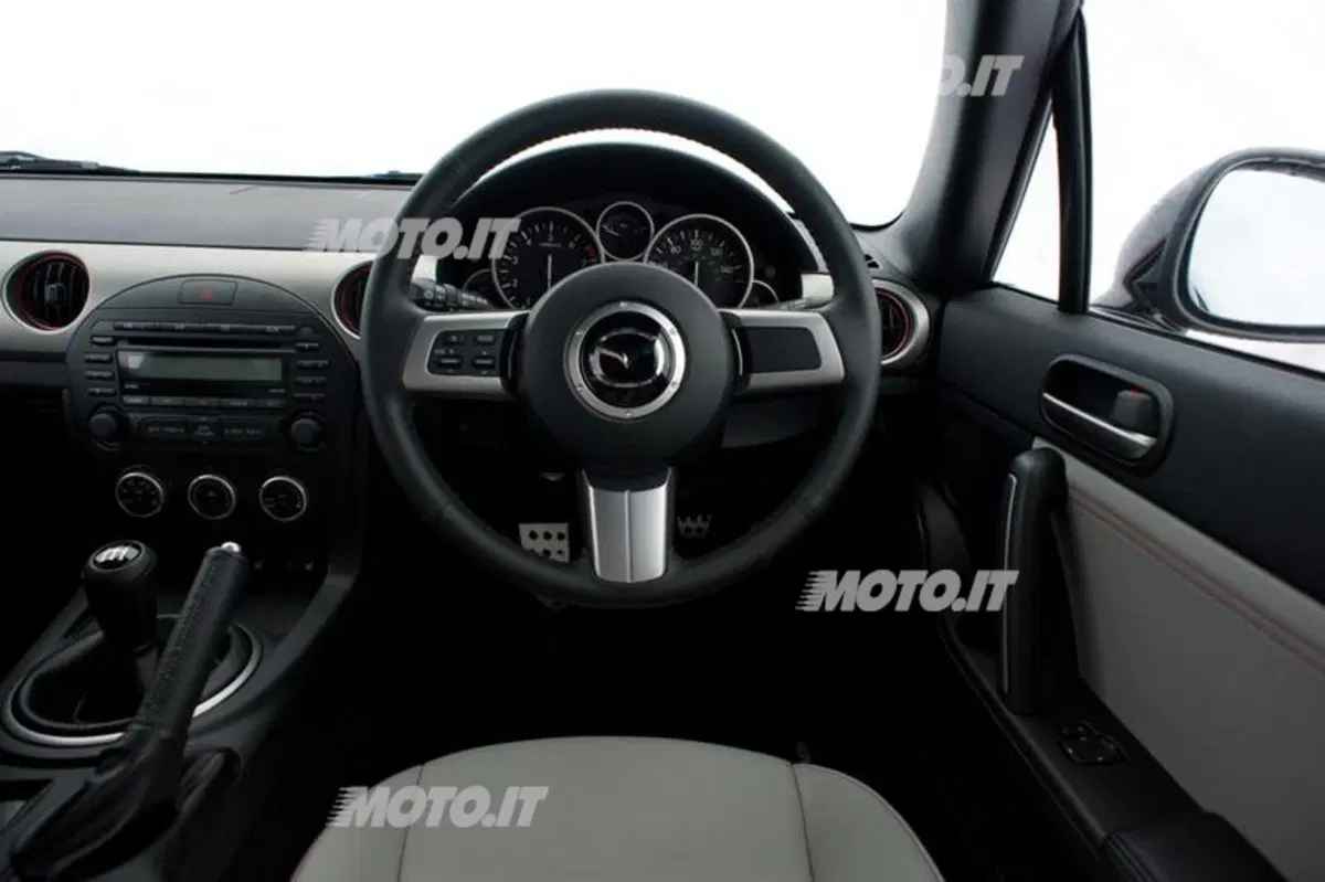Mazda MX-5 Kuro: edizione limitata per UK (5)