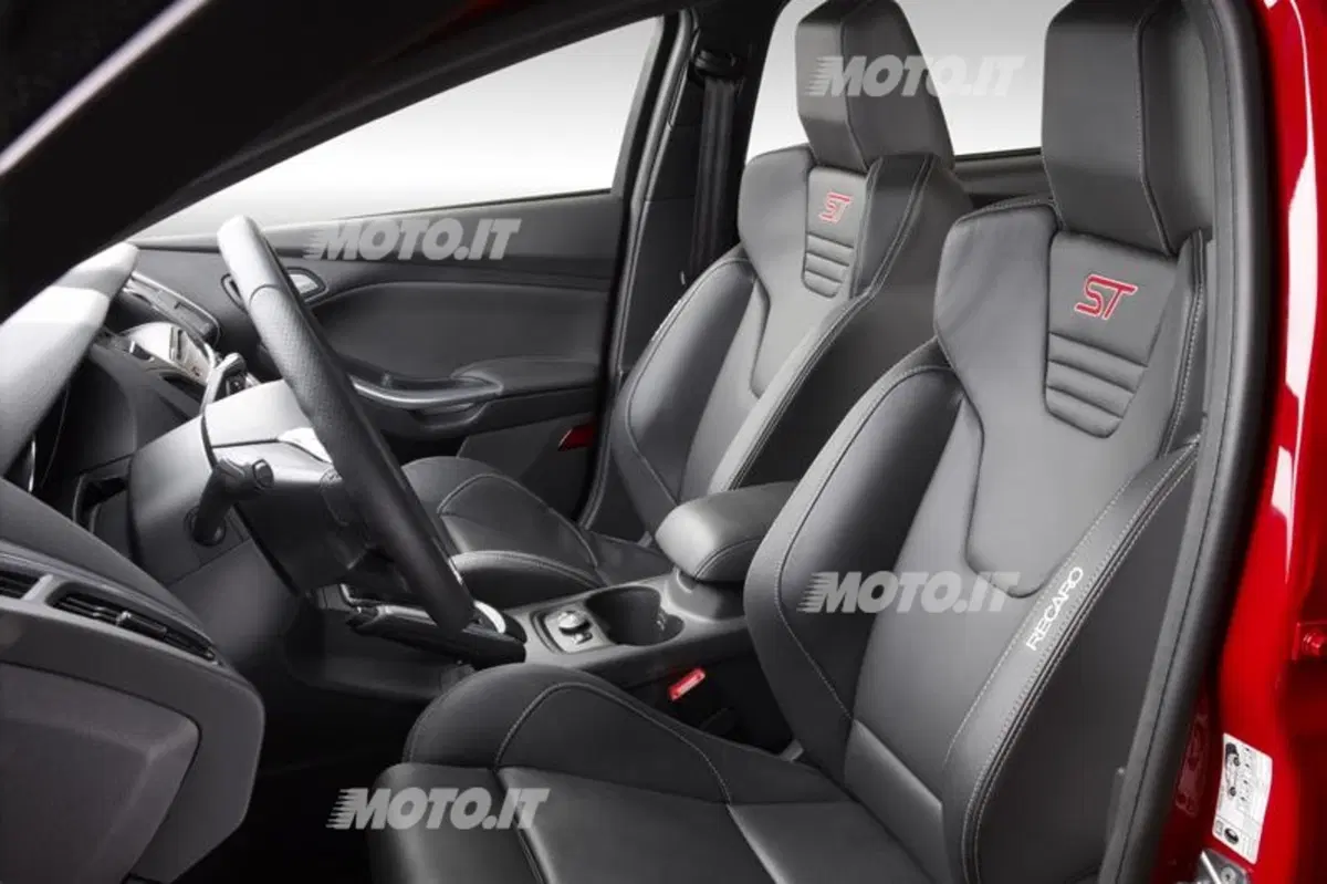 Ford Focus ST: listino prezzi (22)