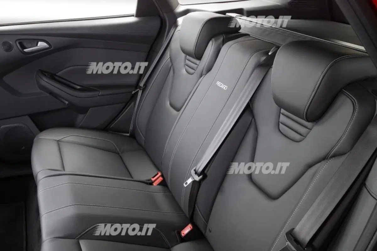 Ford Focus ST: listino prezzi (24)