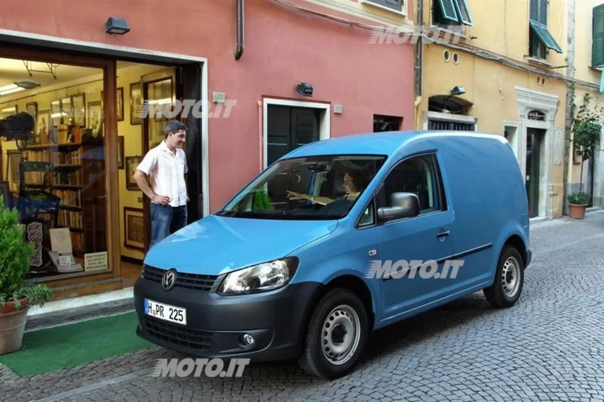 Volkswagen Caddy: ora anche con Park Assist (2)