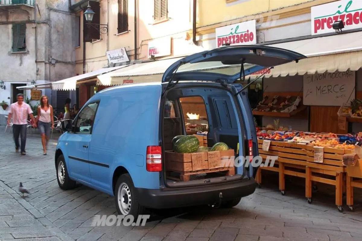 Volkswagen Caddy: ora anche con Park Assist (3)