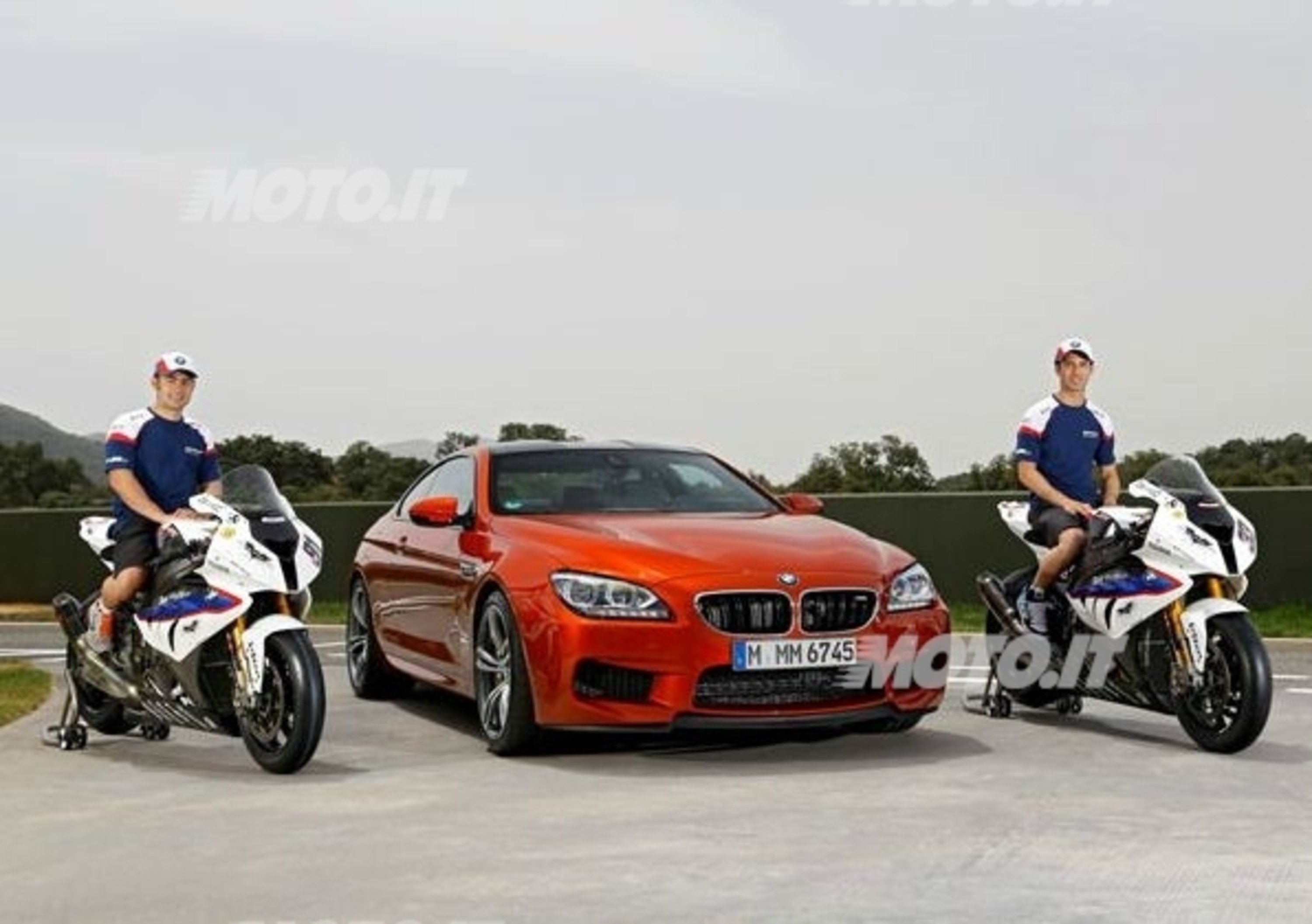 BMW: Melandri e Haslam provano la M6 Coup&eacute;