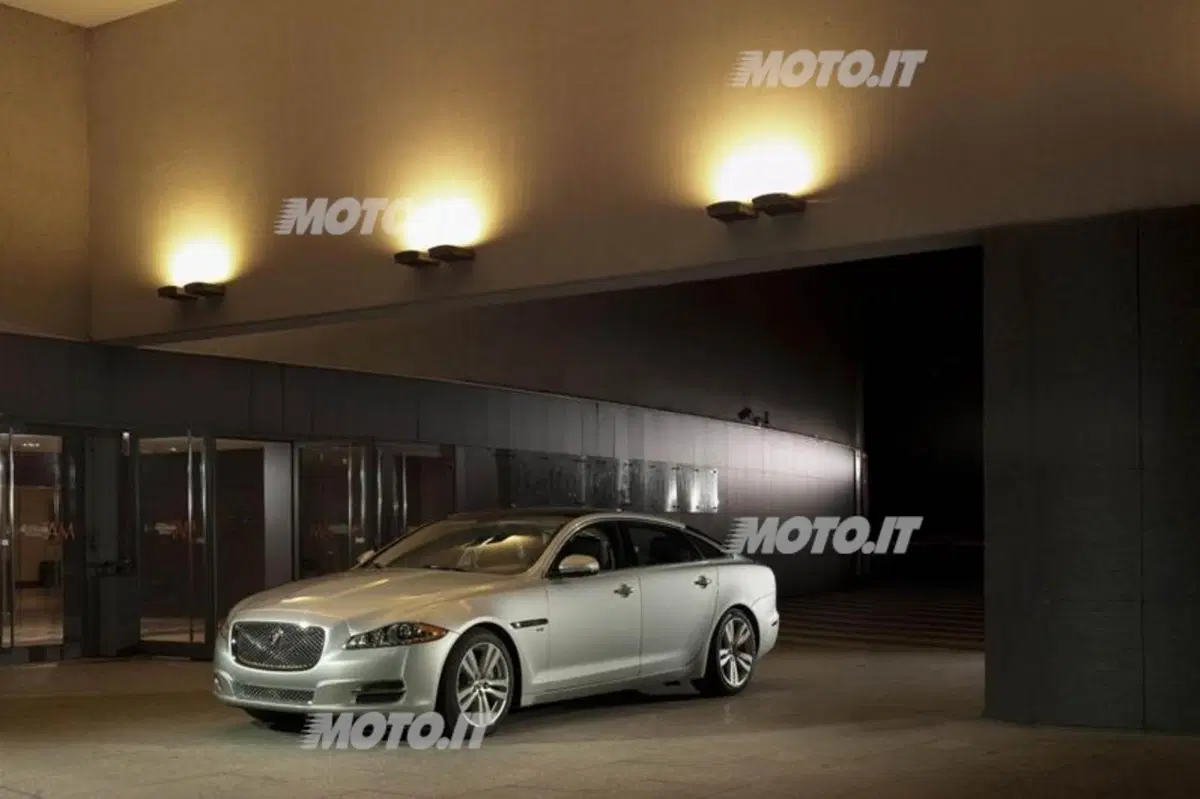 Jaguar XJ M.Y. 2013 (2)