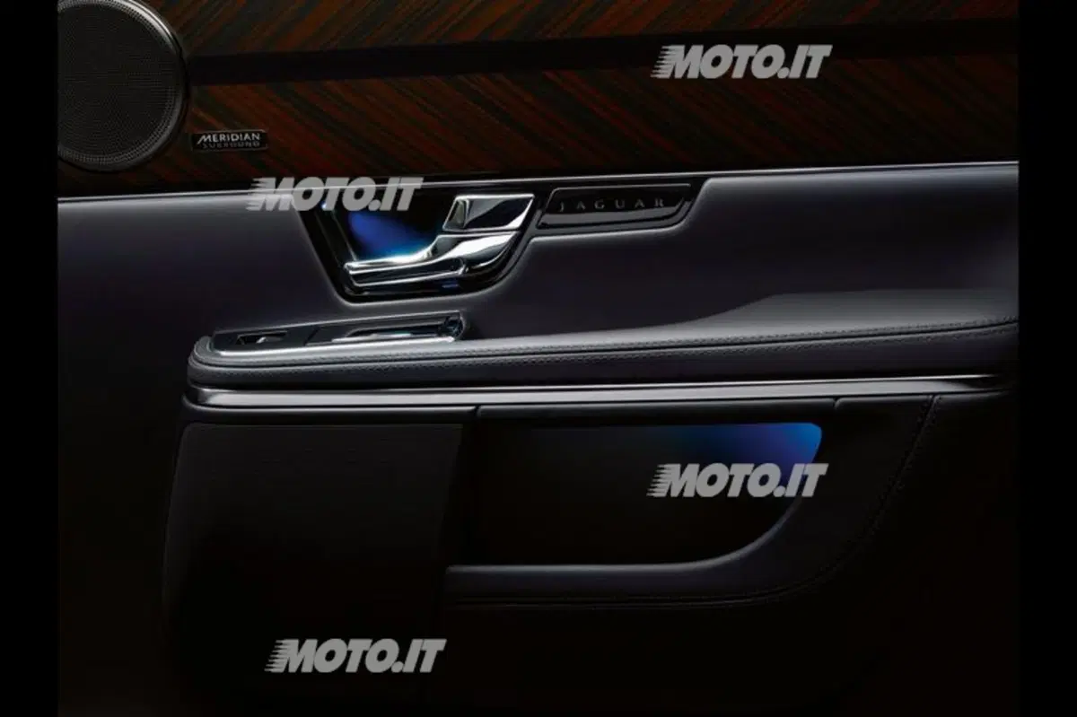 Jaguar XF M.Y. 2013 (9)