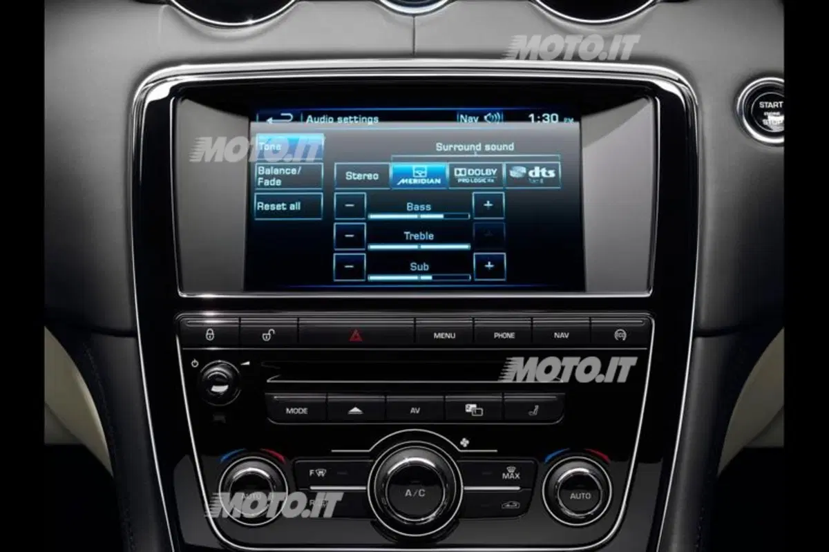 Jaguar XF M.Y. 2013 (11)