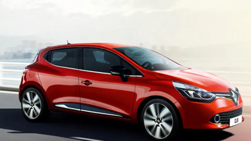 Nuova Renault Clio in tour sulle spiagge italiane