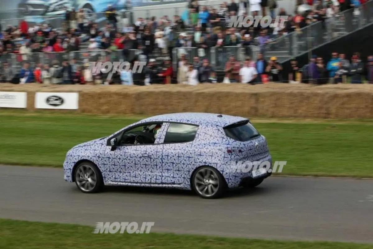 Renault Clio IV R.S.: sorpresa a Goodwood 2012 (3)
