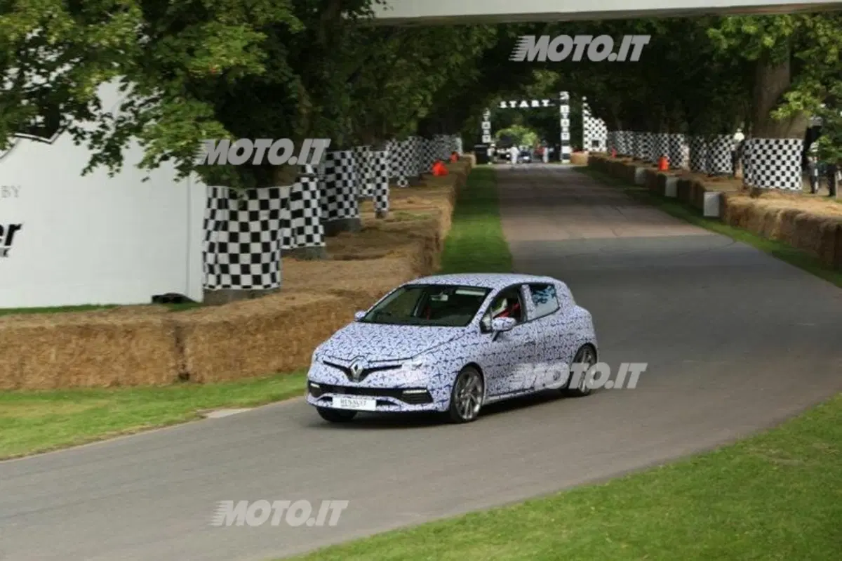 Renault Clio IV R.S.: sorpresa a Goodwood 2012 (5)