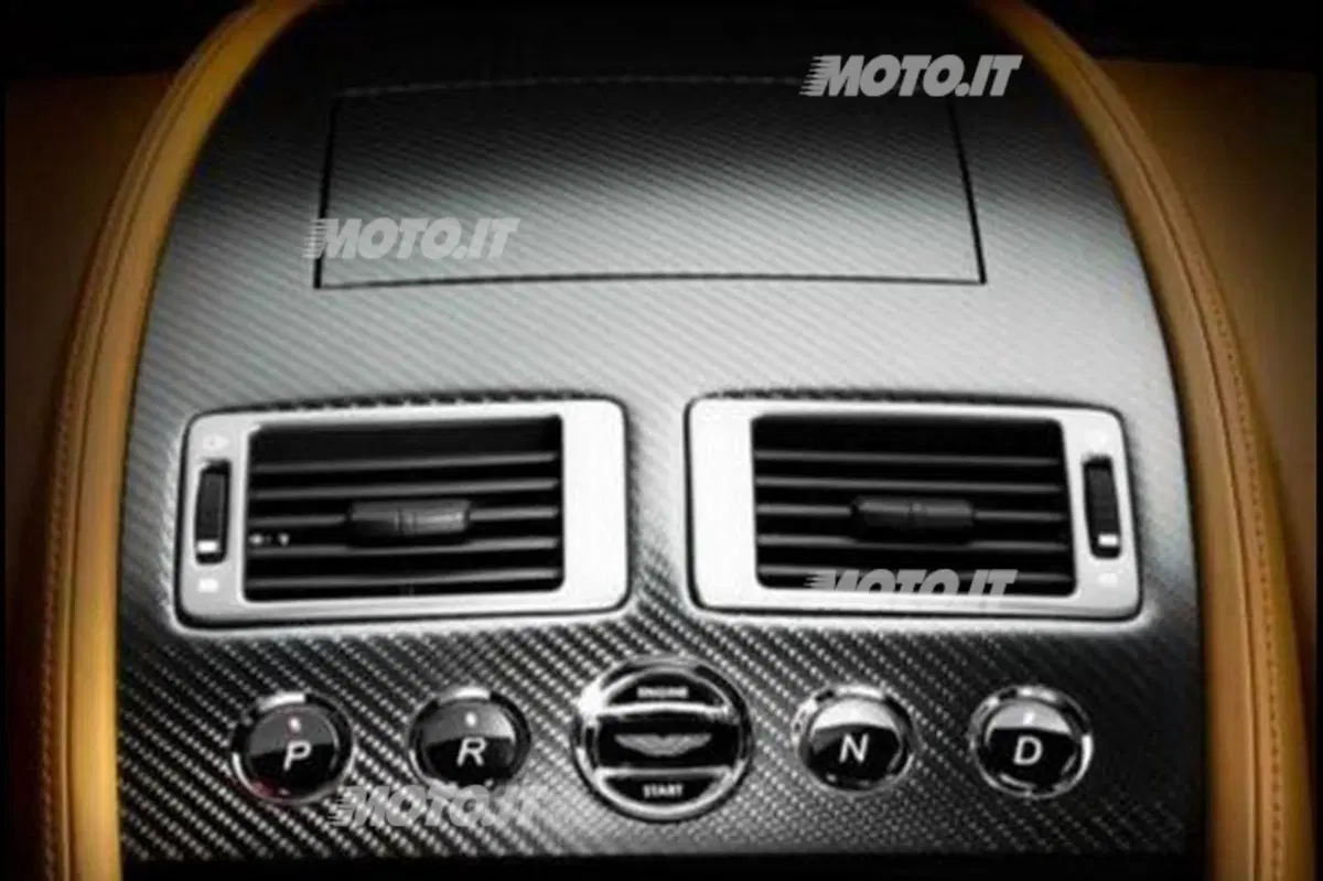 Aston Martin V12 Vantage Roadster (8)