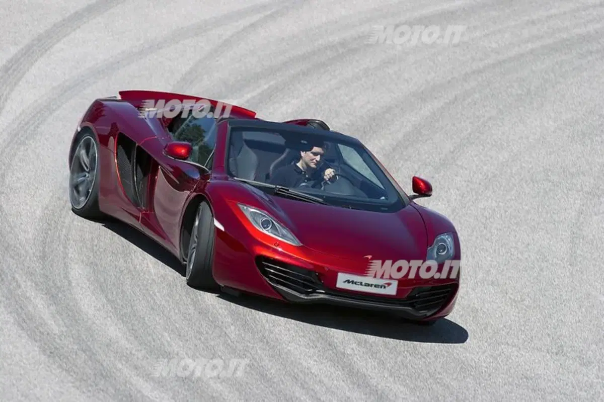 McLaren MP4-12C Spider (2)