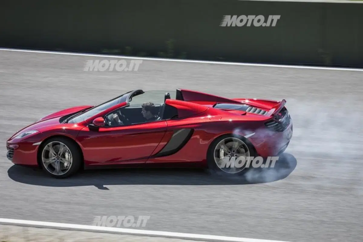 McLaren MP4-12C Spider (4)