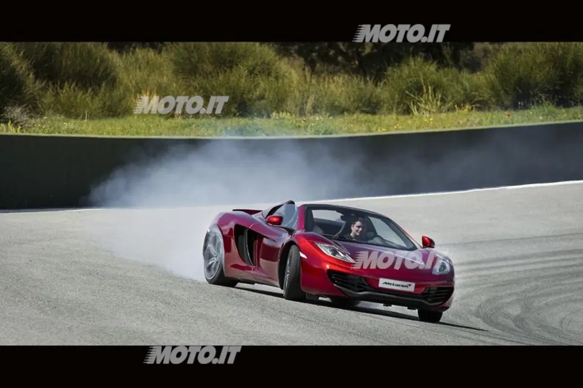 McLaren MP4-12C Spider (5)